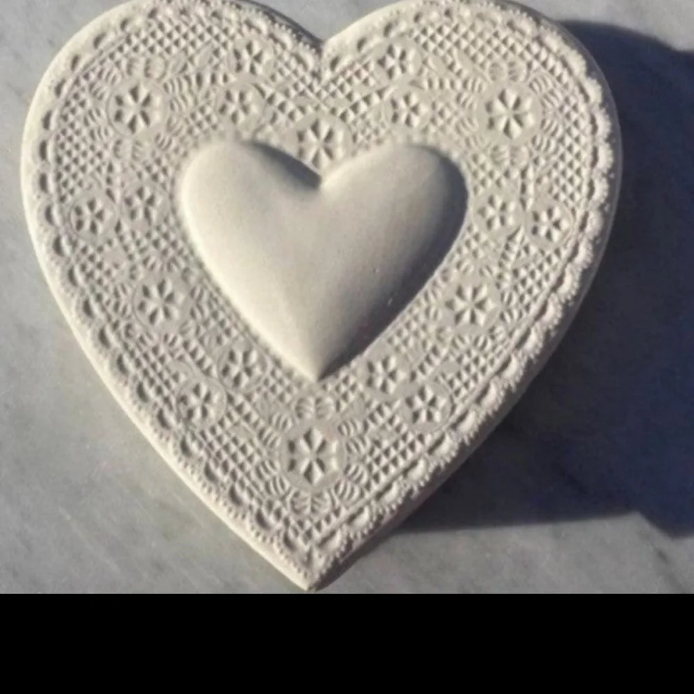 Vintage Ceramic Heart-Shaped Jewelry Box